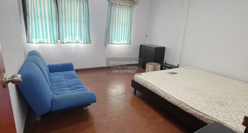 Casa adosada en venta de 3 habitaciones en Bang Khen, Bangkok