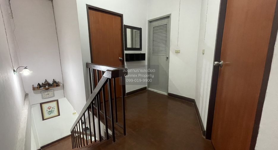 Casa adosada en venta de 3 habitaciones en Bang Khen, Bangkok