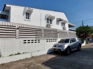 For sale 2 bedrooms townhouse in Thawi Watthana, Bangkok