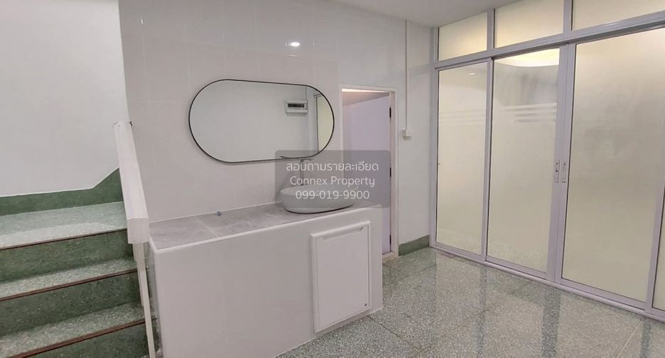 Reihenhaus zum Kauf mit 2 Zimmer in Thawi Watthana, Bangkok