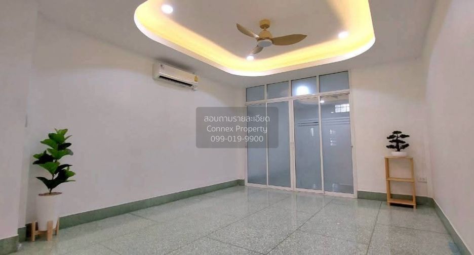Reihenhaus zum Kauf mit 2 Zimmer in Thawi Watthana, Bangkok