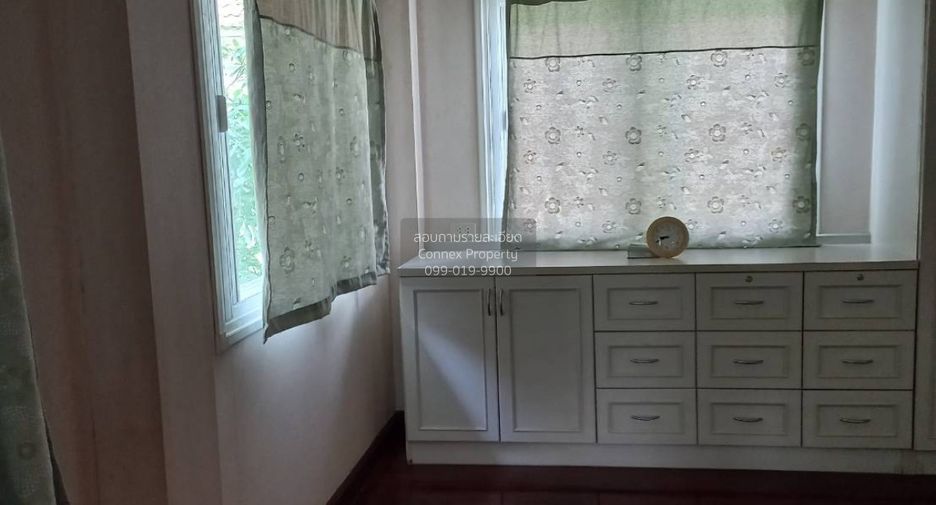 For sale 4 bedrooms house in Suan Luang, Bangkok