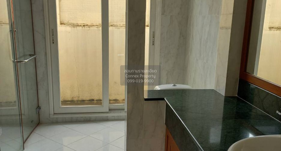 For sale 4 bedrooms house in Suan Luang, Bangkok