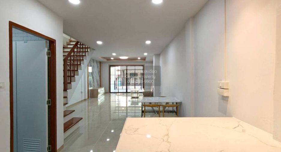 For sale 2 bedrooms townhouse in Sai Noi, Nonthaburi