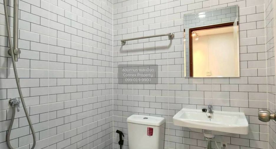 For sale 2 bedrooms townhouse in Sai Noi, Nonthaburi