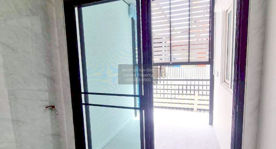 For sale 3 bedrooms townhouse in Bang Khun Thian, Bangkok