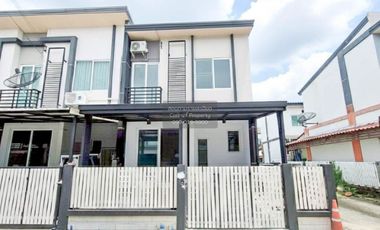 Reihenhaus zum Kauf mit 3 Zimmer in Bang Khun Thian, Bangkok