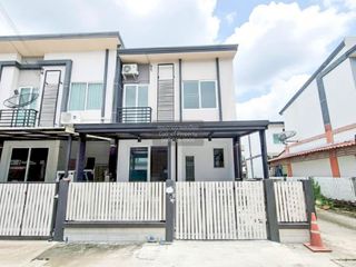 For sale 3 bedrooms townhouse in Bang Khun Thian, Bangkok