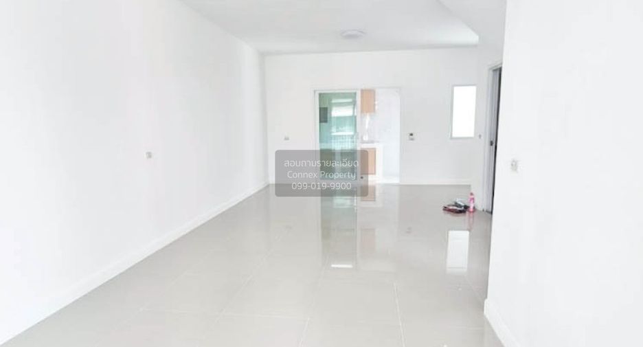For sale 3 bedrooms townhouse in Bang Khun Thian, Bangkok