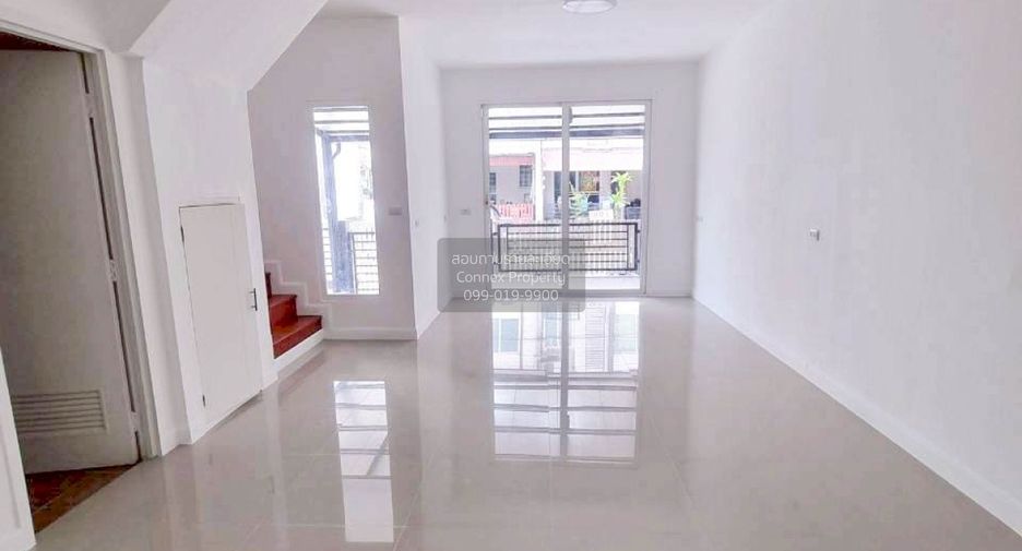 For sale 3 bedrooms townhouse in Bang Khun Thian, Bangkok