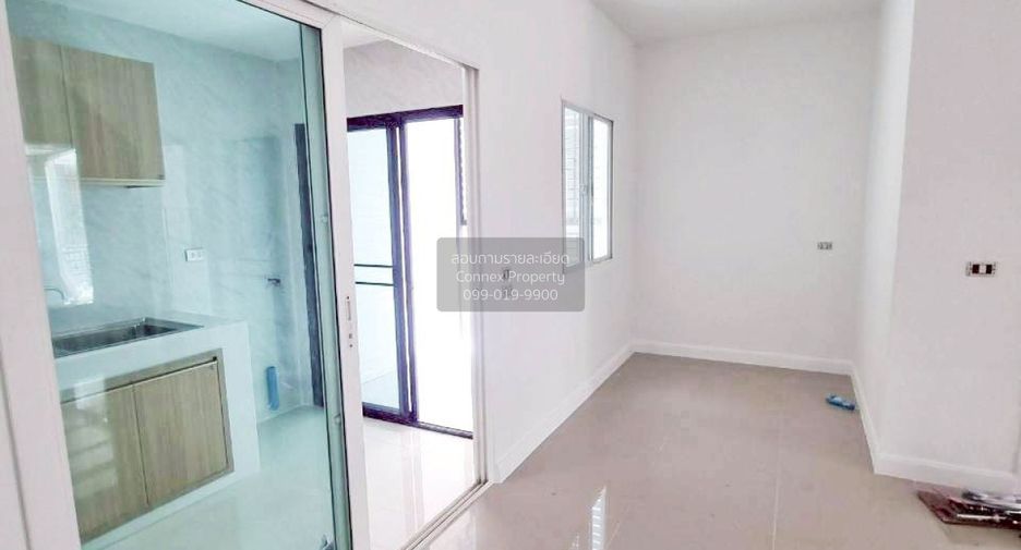 For sale 3 bedrooms townhouse in Bang Khun Thian, Bangkok
