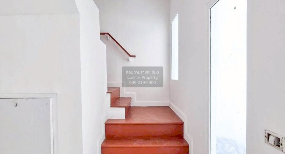 For sale 3 bedrooms townhouse in Bang Khun Thian, Bangkok