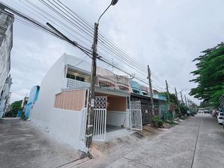 For sale 2 bedrooms townhouse in Nong Khaem, Bangkok