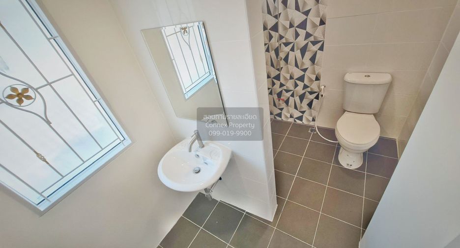 For sale 3 bedrooms townhouse in Don Mueang, Bangkok