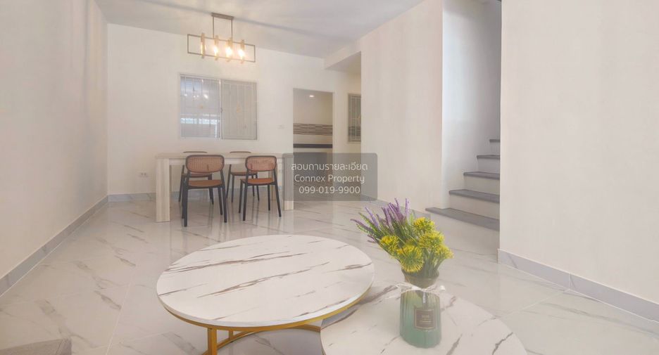 For sale 3 bedrooms townhouse in Don Mueang, Bangkok