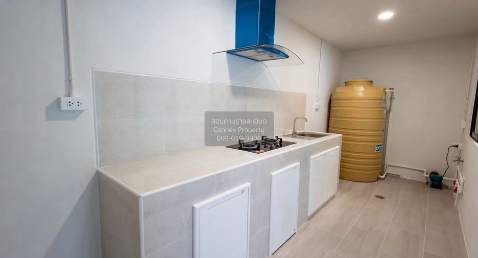 For sale 3 bedrooms townhouse in Prawet, Bangkok