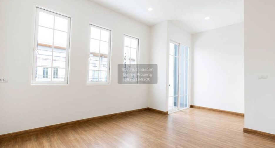 For sale 3 bedrooms townhouse in Prawet, Bangkok