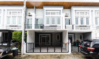For sale 3 bedrooms townhouse in Prawet, Bangkok