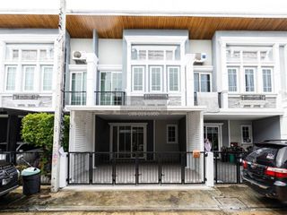 For sale 3 bedrooms townhouse in Prawet, Bangkok