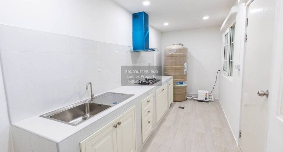 For sale 3 bedrooms townhouse in Prawet, Bangkok