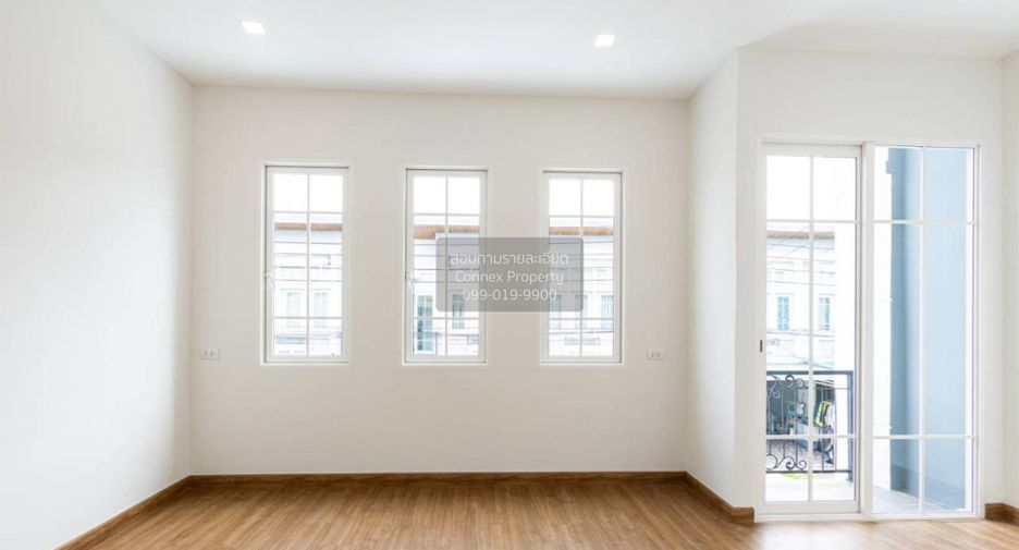 For sale 3 bedrooms townhouse in Prawet, Bangkok