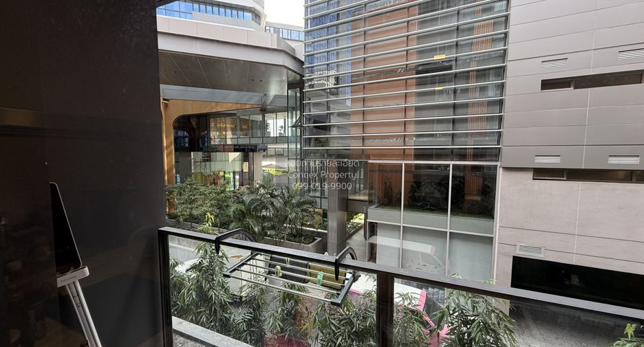 For sale 1 bed condo in Khlong Toei, Bangkok