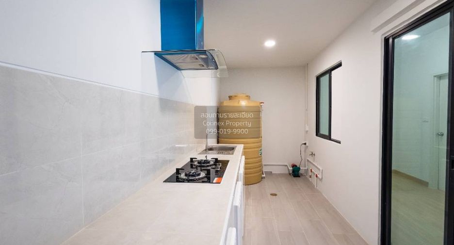For sale 3 bedrooms townhouse in Prawet, Bangkok