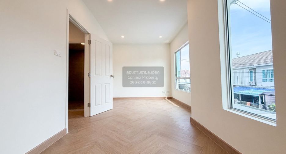 Casa adosada en venta de 3 habitaciones en Bang Kruai, Nonthaburi