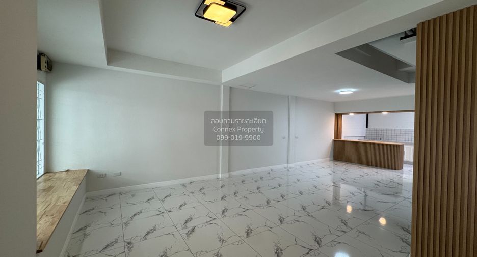For sale 3 bedrooms townhouse in Bang Phli, Samut Prakan
