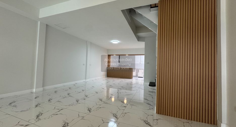 For sale 3 bedrooms townhouse in Bang Phli, Samut Prakan