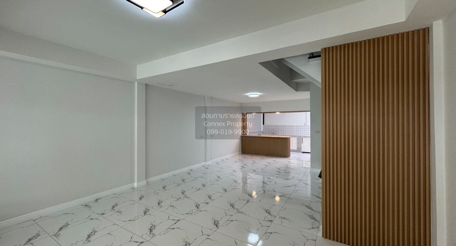 For sale 3 bedrooms townhouse in Bang Phli, Samut Prakan