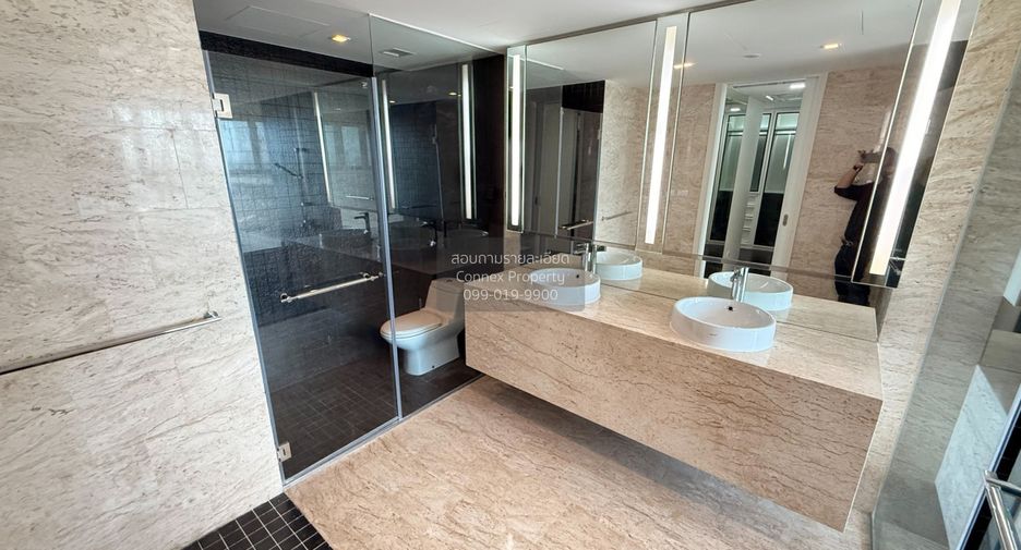 À vendre 3 chambres condo à Yan Nawa, Bangkok