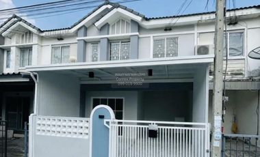 For sale 3 bedrooms townhouse in Mueang Pathum Thani, Pathum Thani