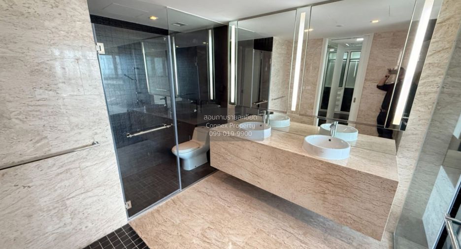 For sale 3 bedrooms condo in Yan Nawa, Bangkok