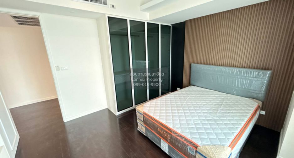 For sale 3 bedrooms condo in Yan Nawa, Bangkok