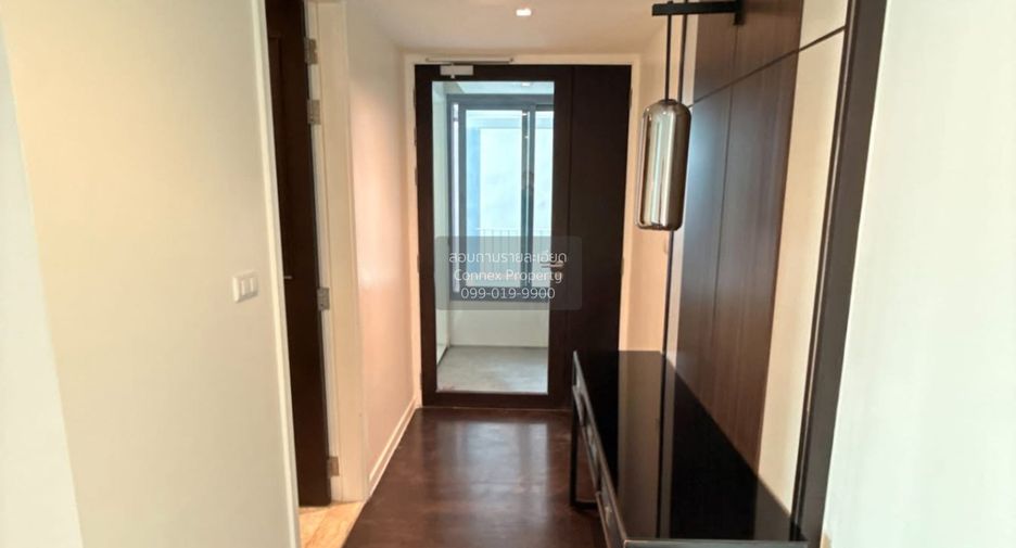 For sale 3 bedrooms condo in Yan Nawa, Bangkok
