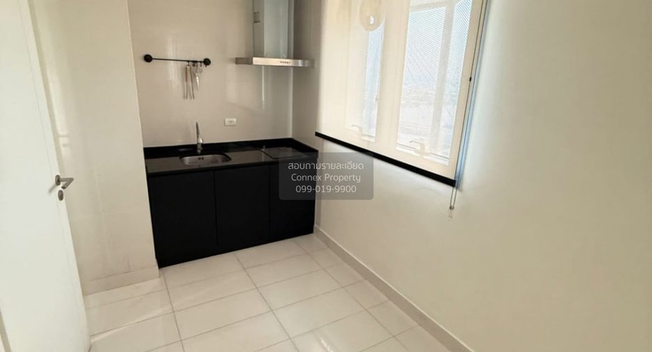 For sale 3 bedrooms condo in Yan Nawa, Bangkok