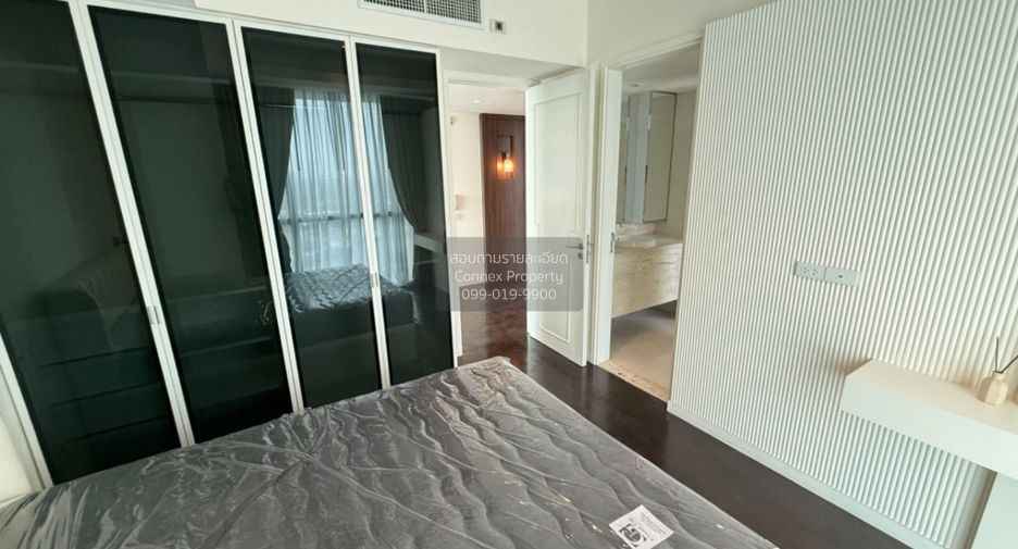 For sale 3 bedrooms condo in Yan Nawa, Bangkok