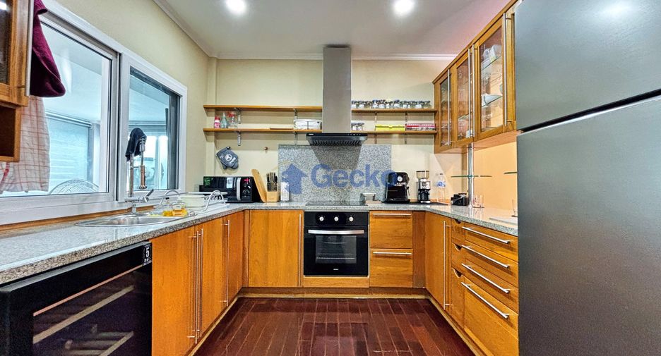 For sale 3 bedrooms house in Bang Lamung, Chonburi