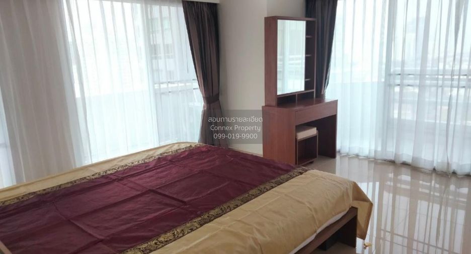 For rent 3 bedrooms condo in Watthana, Bangkok
