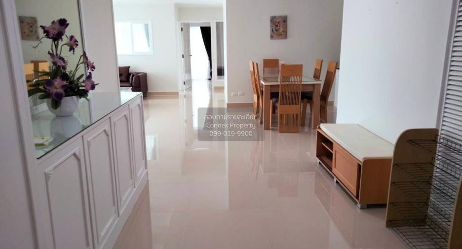 For rent 3 bedrooms condo in Watthana, Bangkok