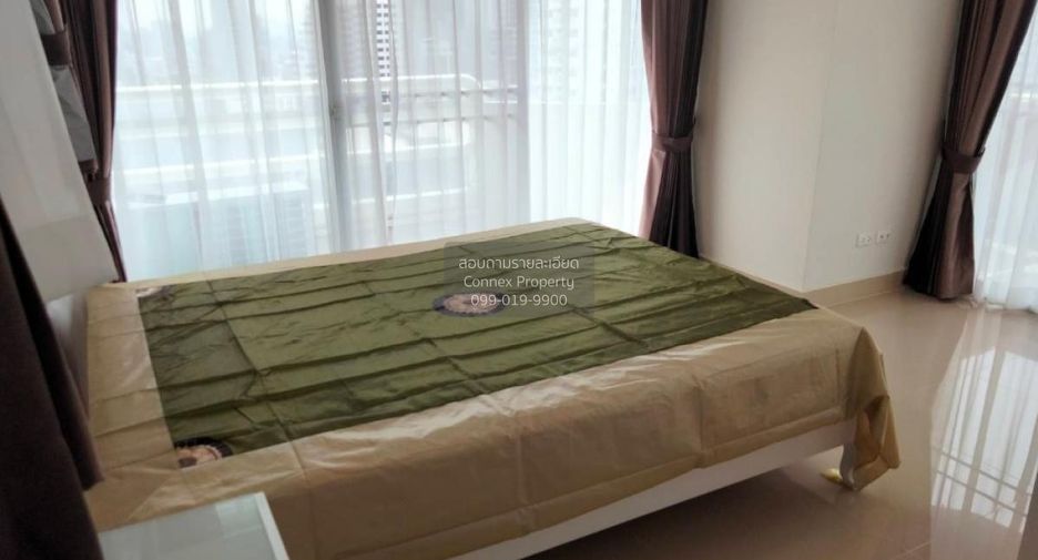 For rent 3 bedrooms condo in Watthana, Bangkok