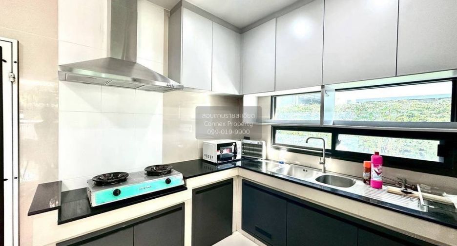 For rent 5 bedrooms house in Bang Kapi, Bangkok