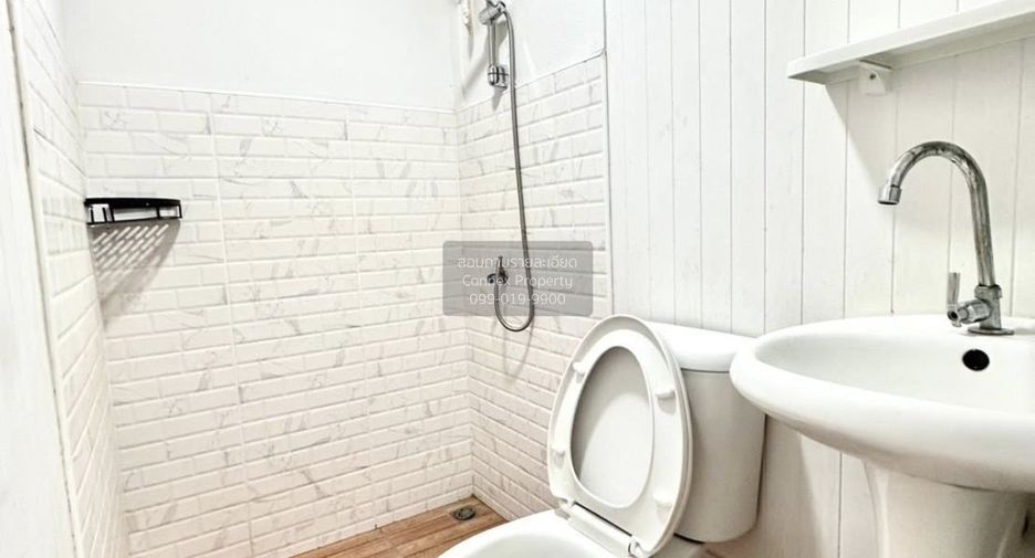 For rent 5 bedrooms house in Bang Kapi, Bangkok