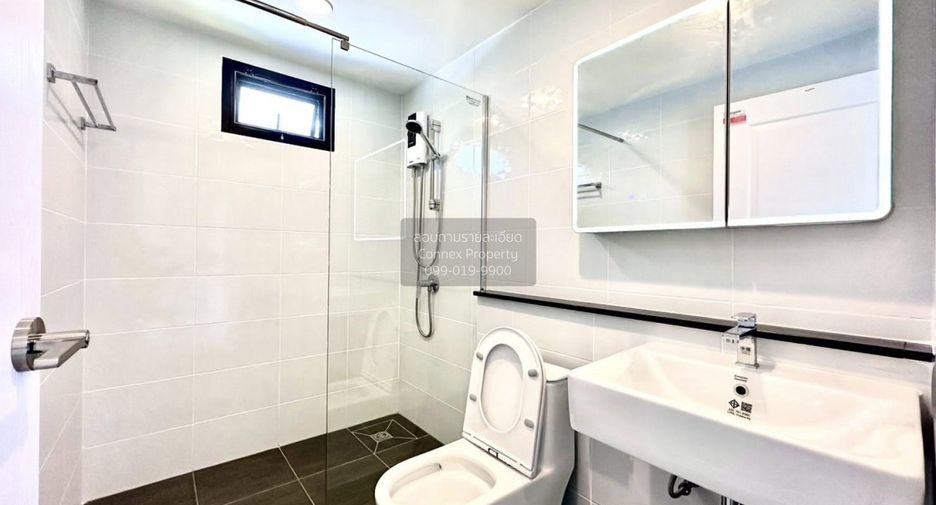 For rent 5 bedrooms house in Bang Kapi, Bangkok