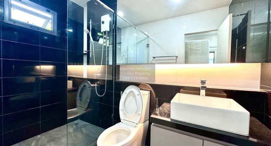 For rent 5 bedrooms house in Bang Kapi, Bangkok