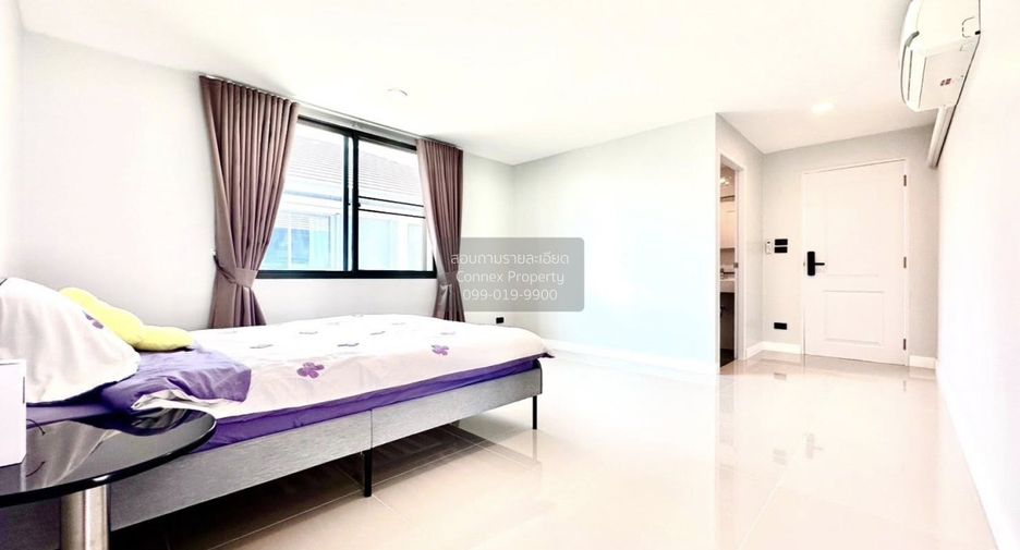 For rent 5 bedrooms house in Bang Kapi, Bangkok