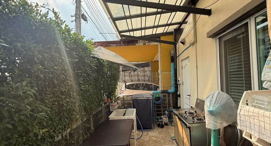 For rent 4 bedrooms townhouse in Sai Mai, Bangkok