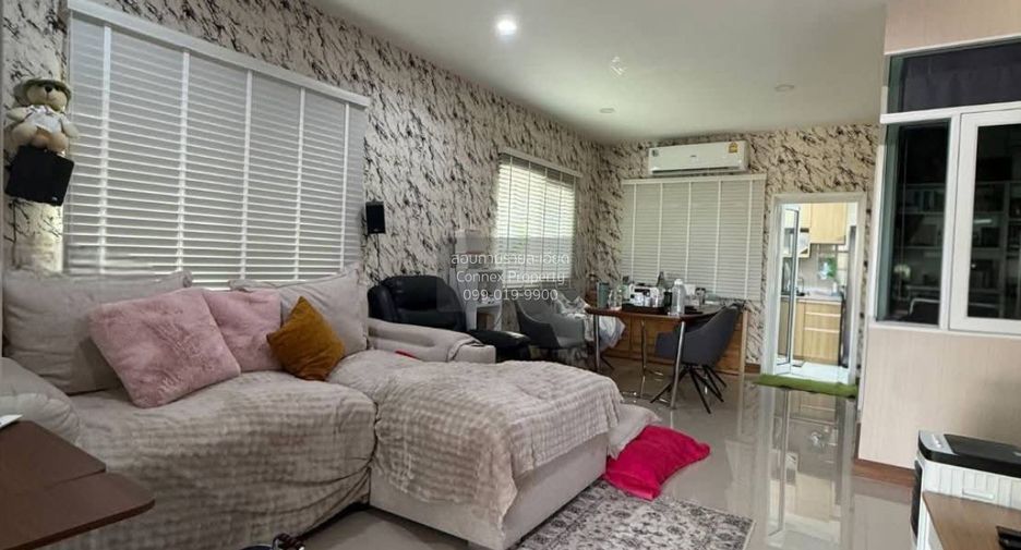 For rent 4 bedrooms townhouse in Sai Mai, Bangkok