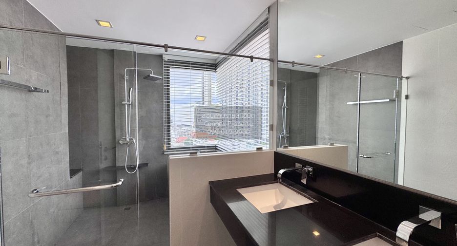 For rent 2 bedrooms condo in Khlong San, Bangkok